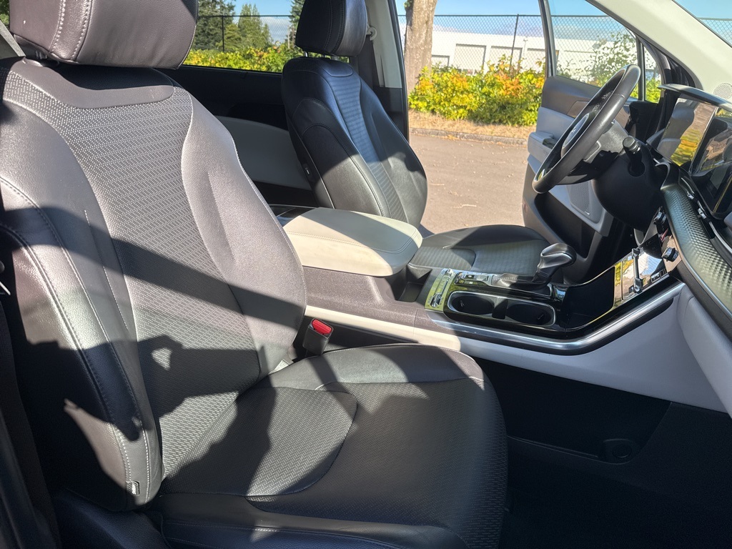 2024 Kia Carnival SX Prestige photo 32