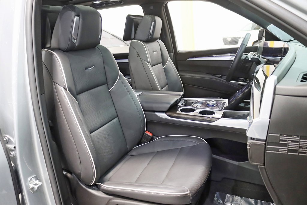 2025 Cadillac Escalade Premium Luxury photo 32