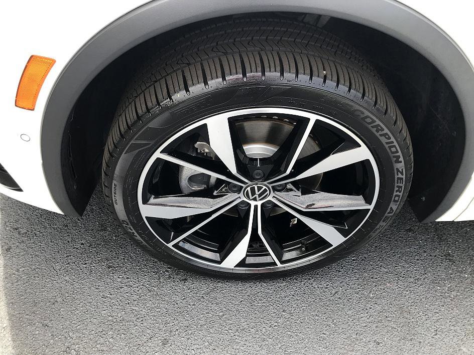 2022 Volkswagen Tiguan SEL Premium R-Line photo 8