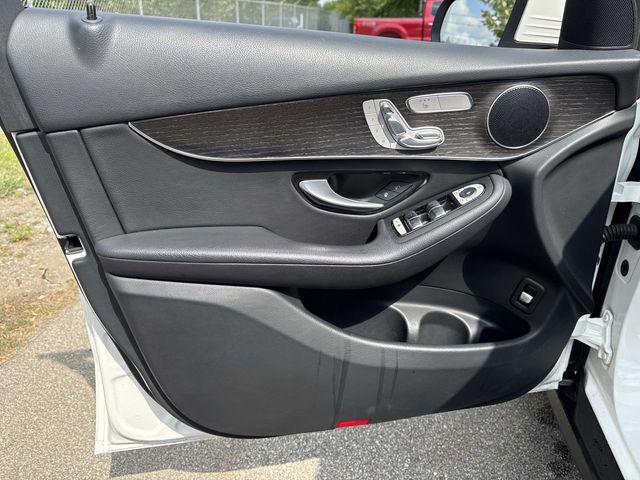2022 Mercedes Benz GLC 300 4MATIC photo 16