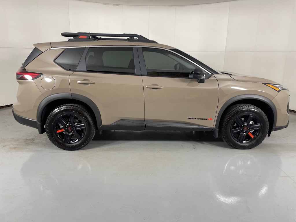 2026 Nissan Rogue SV photo 6