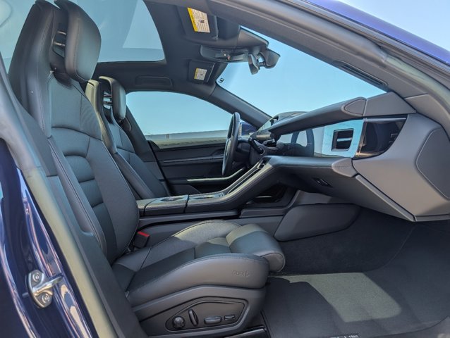 2023 Porsche Taycan photo 17
