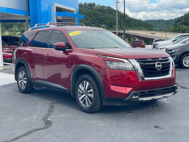 2024 Nissan Pathfinder SL