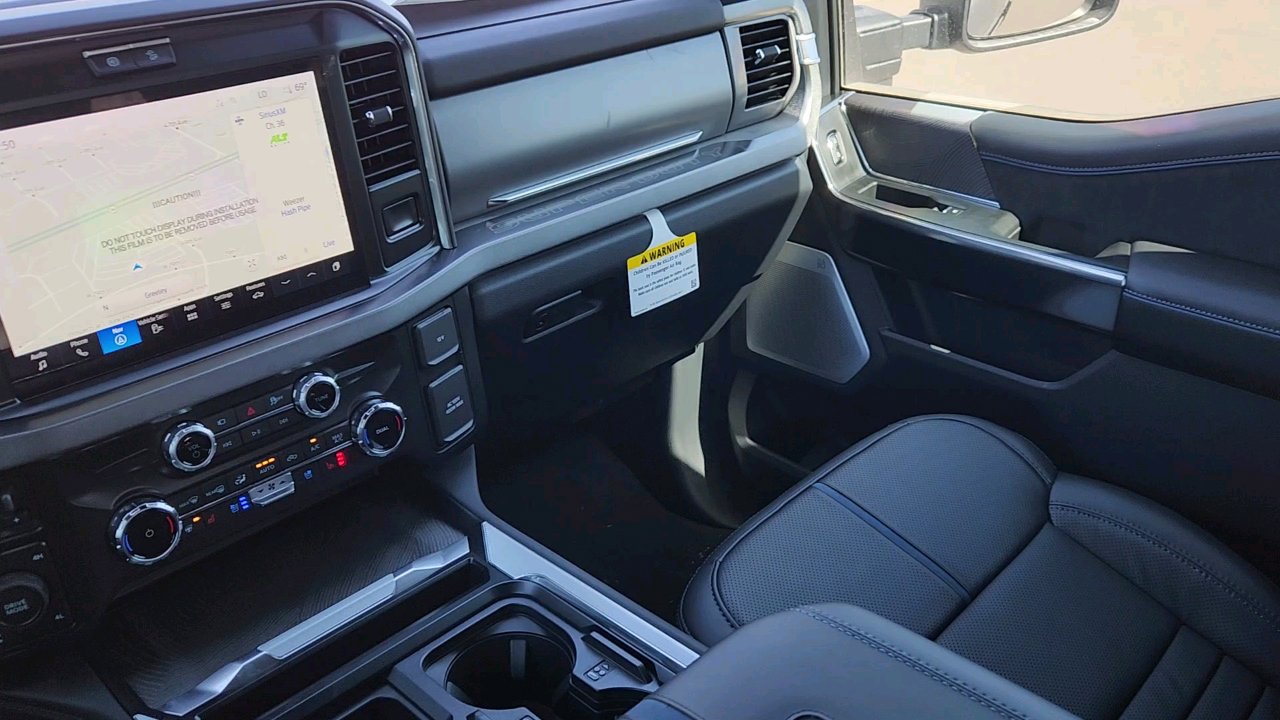 2025 Ford F-350 Platinum photo 8