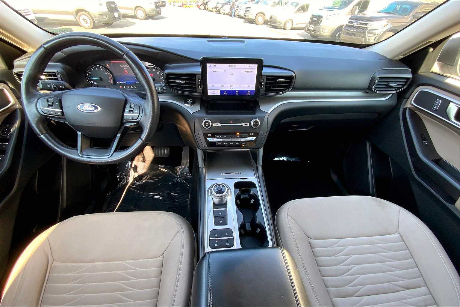 2020 Ford Explorer XLT photo 13