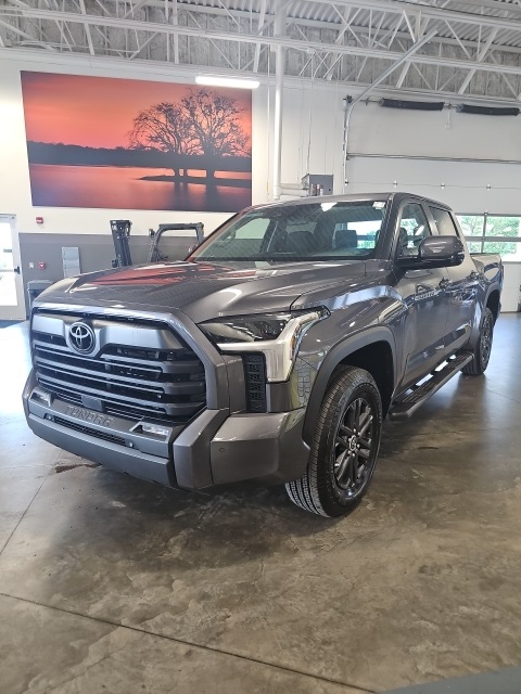 2024 Toyota Tundra SR5 photo 2