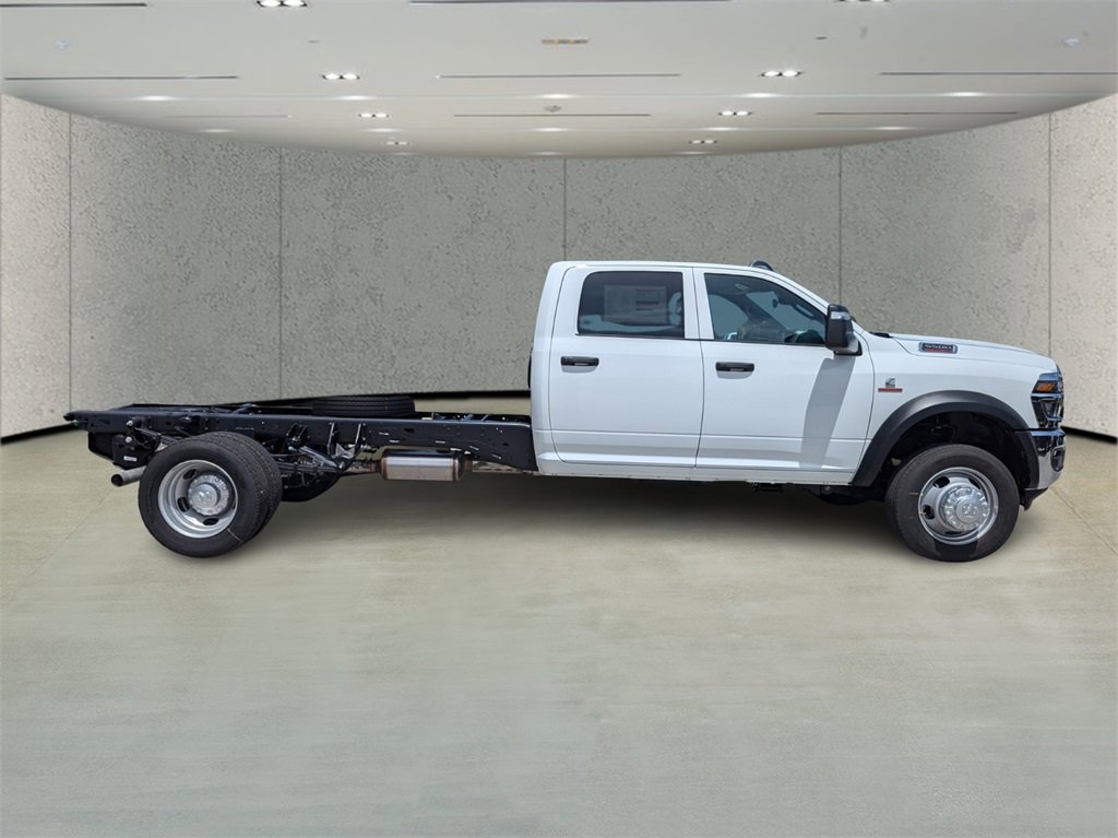 2025 Ram 5500 Tradesman photo 3