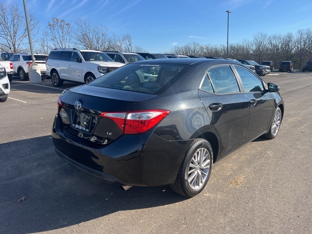 2015 Toyota Corolla LE Plus photo 2