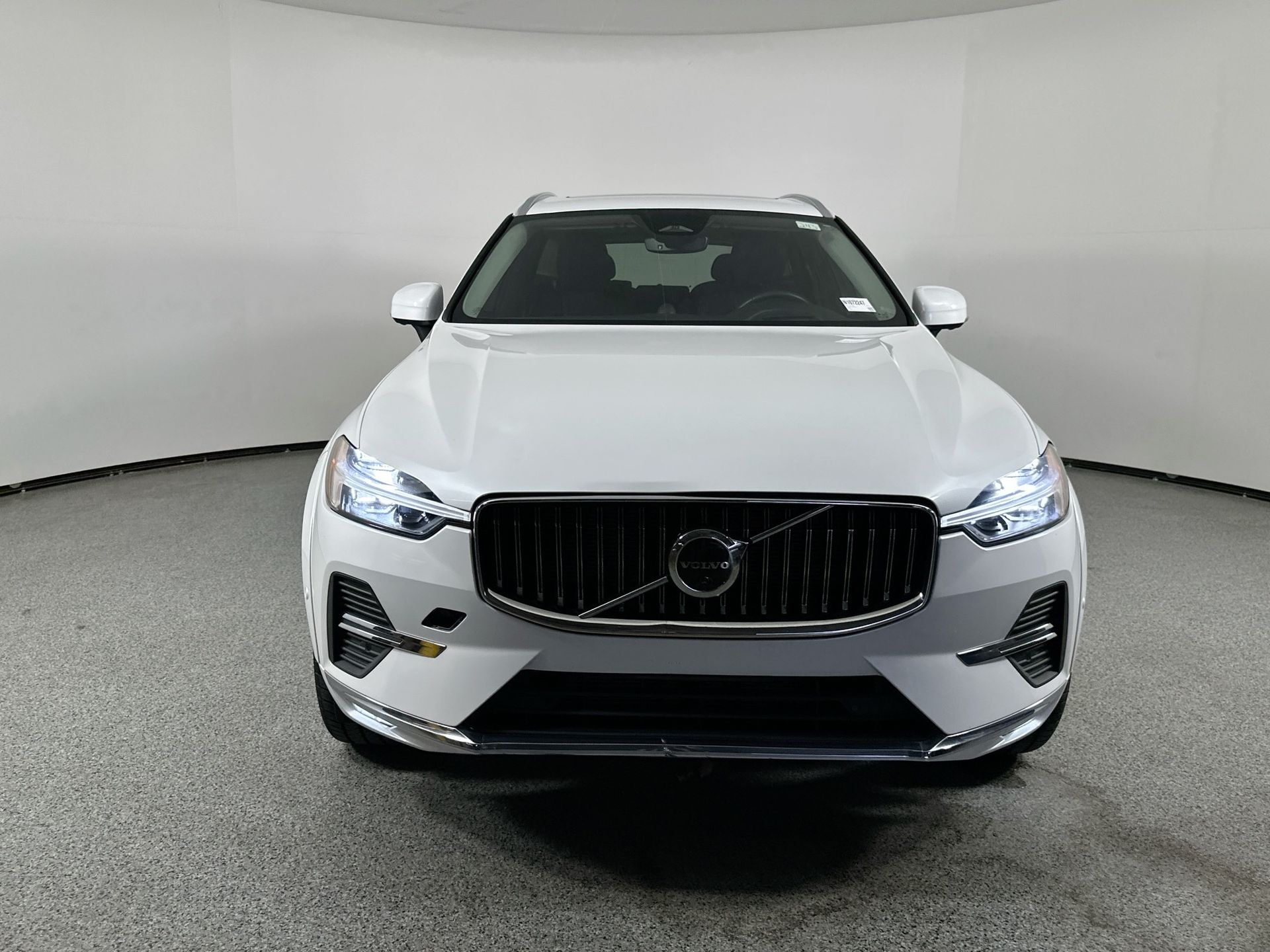 2022 Volvo XC60 Inscription photo 2