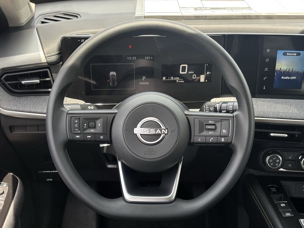 2025 Nissan Kicks SV photo 10
