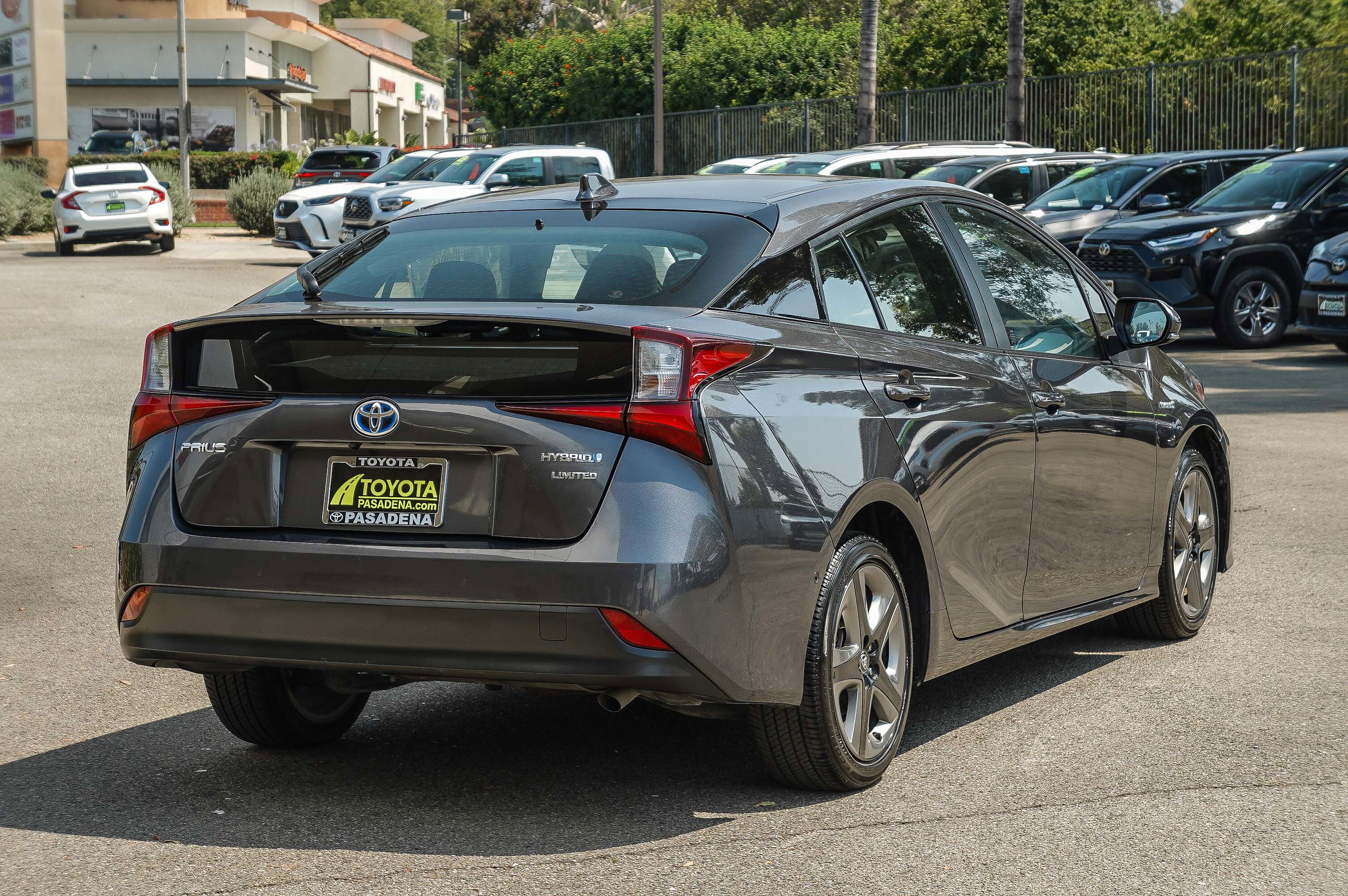 2022 Toyota Prius Limited photo 4