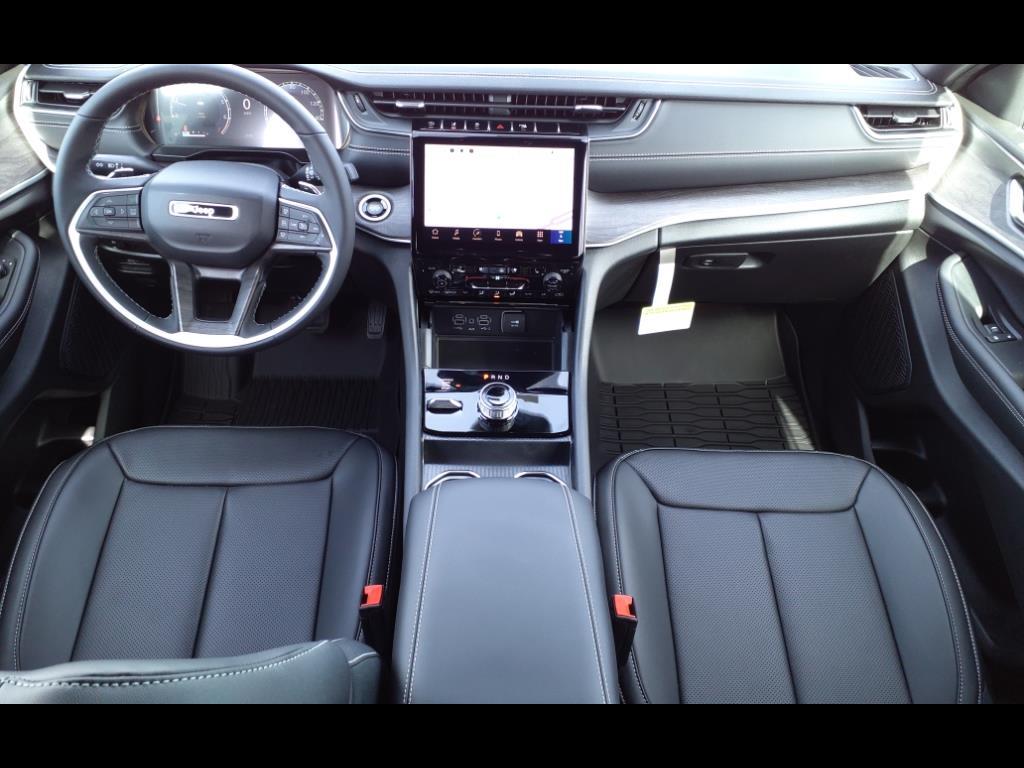 2025 Jeep Grand Cherokee Limited photo 27