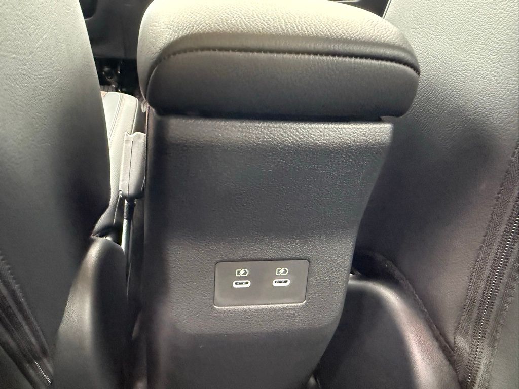 2026 Nissan Kicks SR photo 22