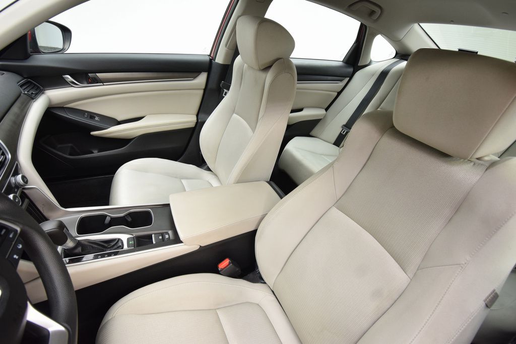 2018 Honda Accord LX photo 6