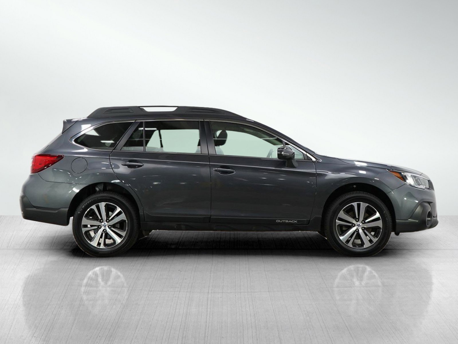 2019 Subaru Outback Limited photo 2