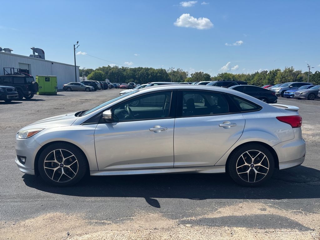 2016 Ford Focus SE photo 8