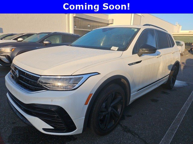 2024 Volkswagen Tiguan SE R-LINE BLACK's photo