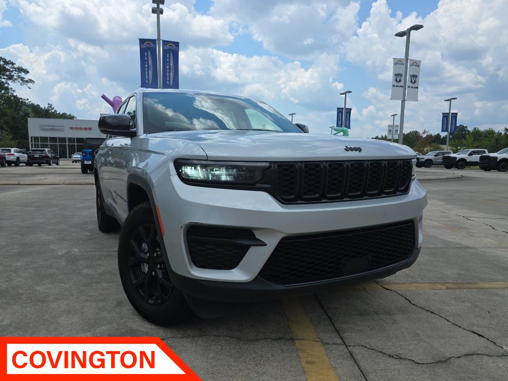 2024 Jeep Grand Cherokee Altitude's photo