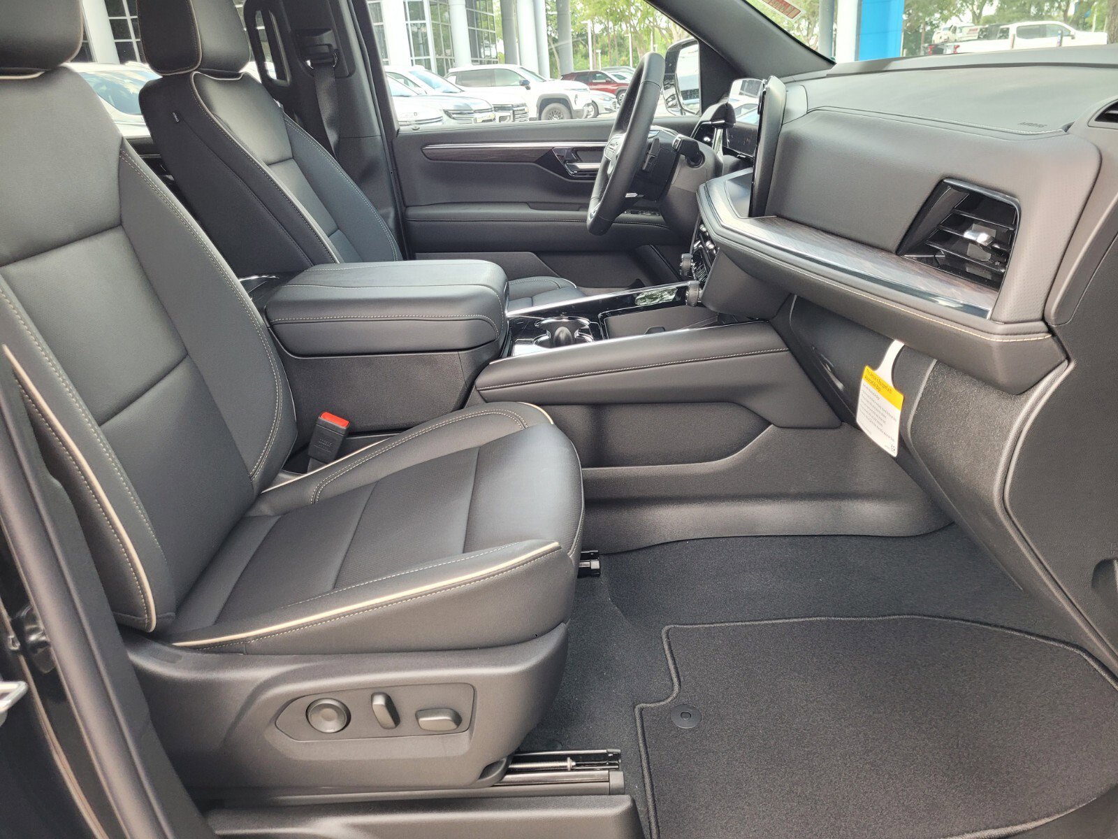 2025 Chevrolet Tahoe Premier photo 12