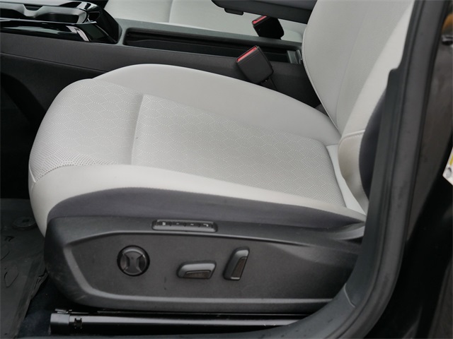 2021 Volkswagen ID.4 Pro S Gradient photo 13