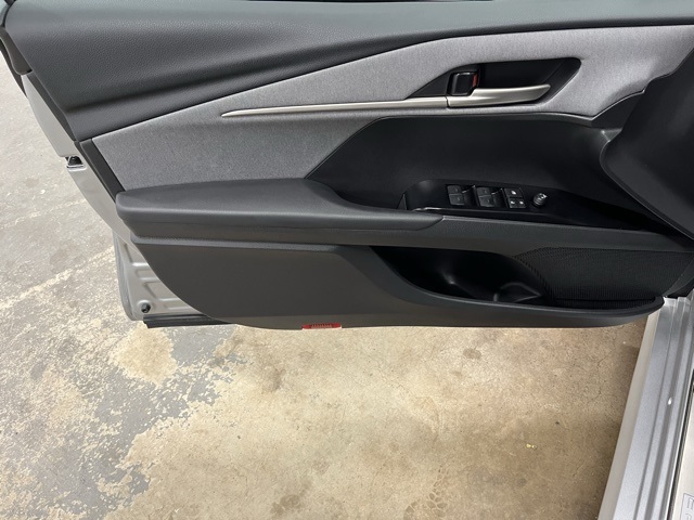 2025 Toyota Camry LE photo 12