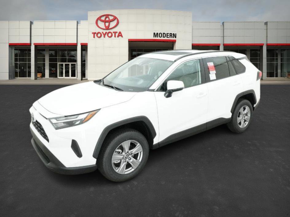 2025 Toyota RAV4 XLE's photo