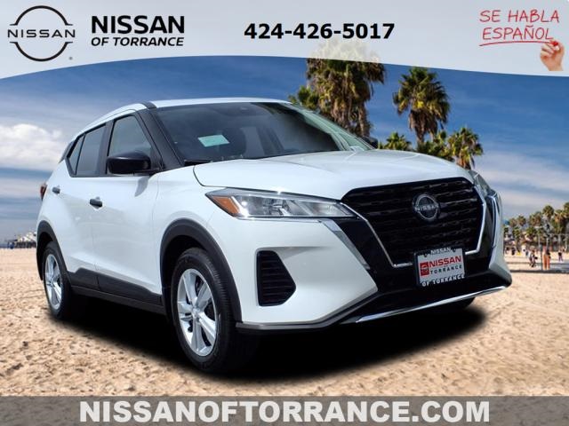 2025 Nissan KICKS PLAY Base's photo