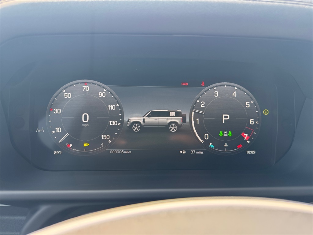 2025 Land Rover Defender 110 S photo 19