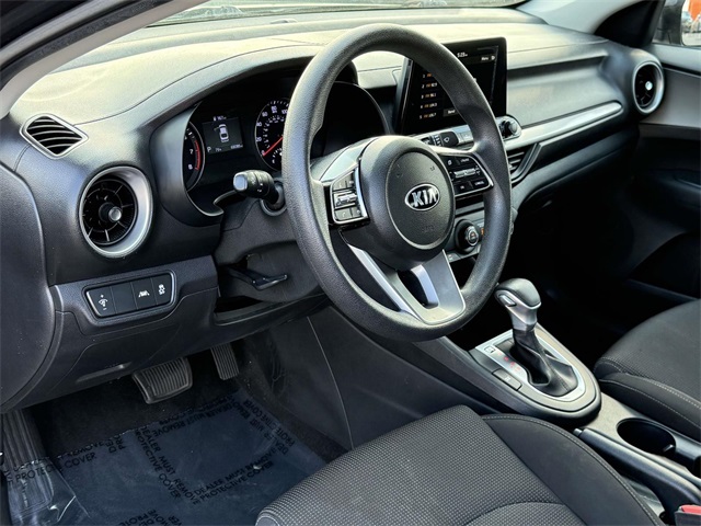 2021 Kia Forte LXS photo 2