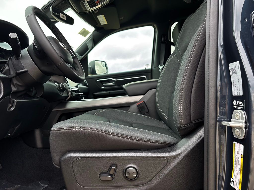 2025 Ram 1500 Big Horn Lone Star photo 13