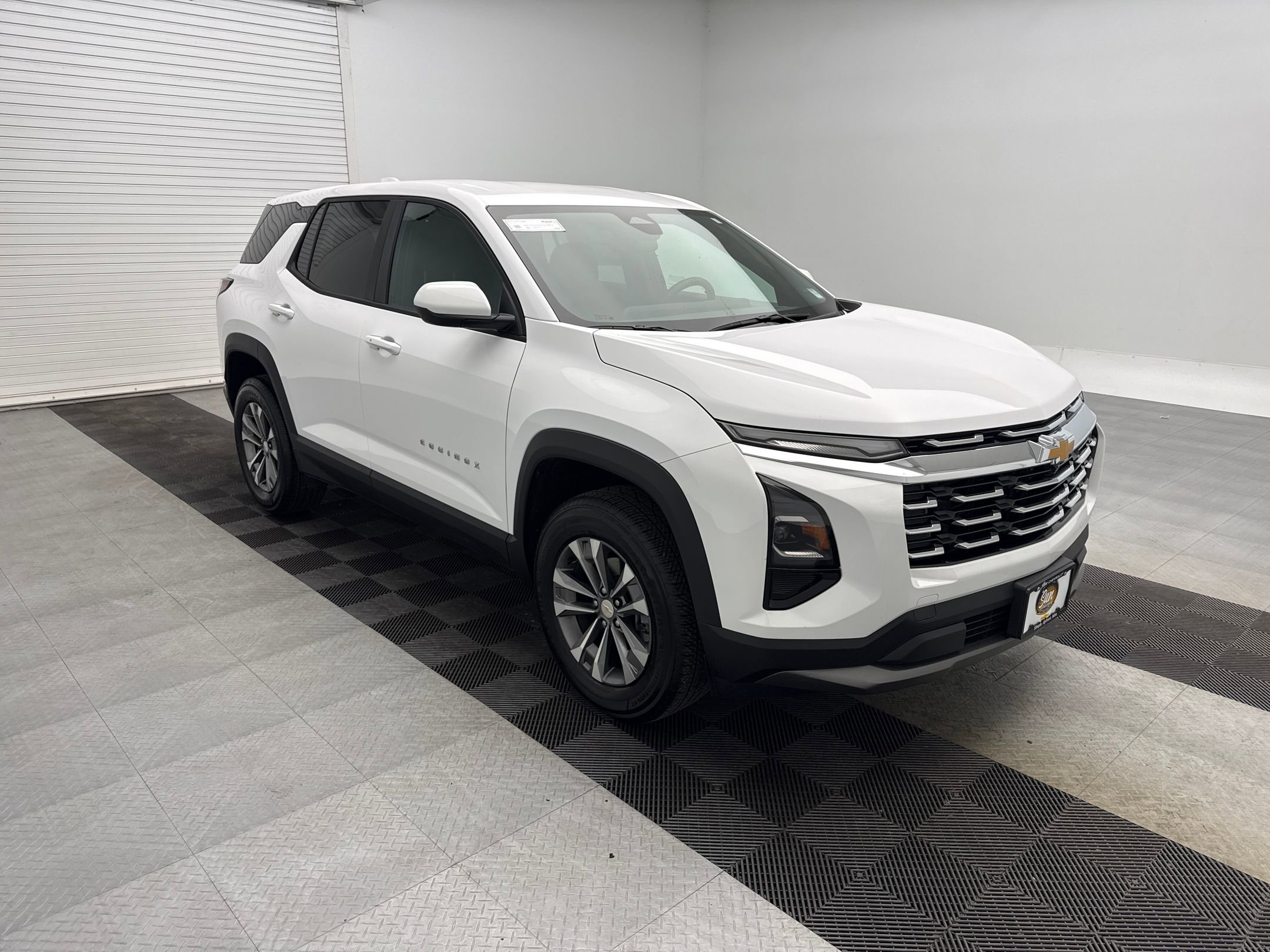 2025 Chevrolet Equinox LT photo 6