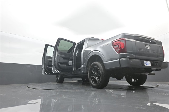 2025 Ford F-150 Platinum photo 38