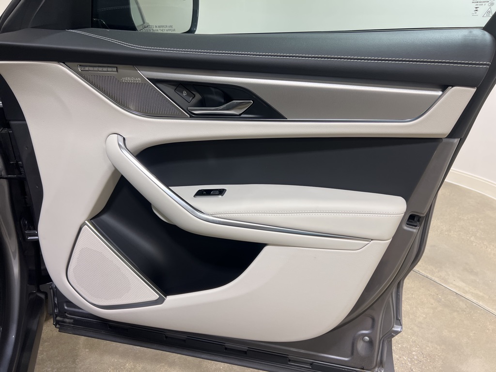 2025 Jaguar F-PACE P250 R-Dynamic S photo 19
