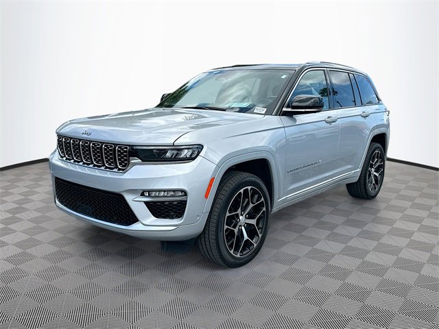 2022 Jeep Grand Cherokee Summit Reserve photo 3