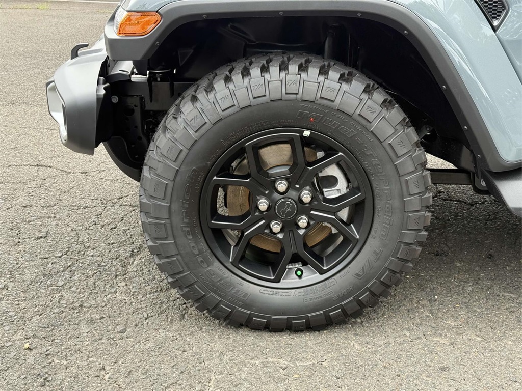 2025 Jeep Gladiator Sport photo 11