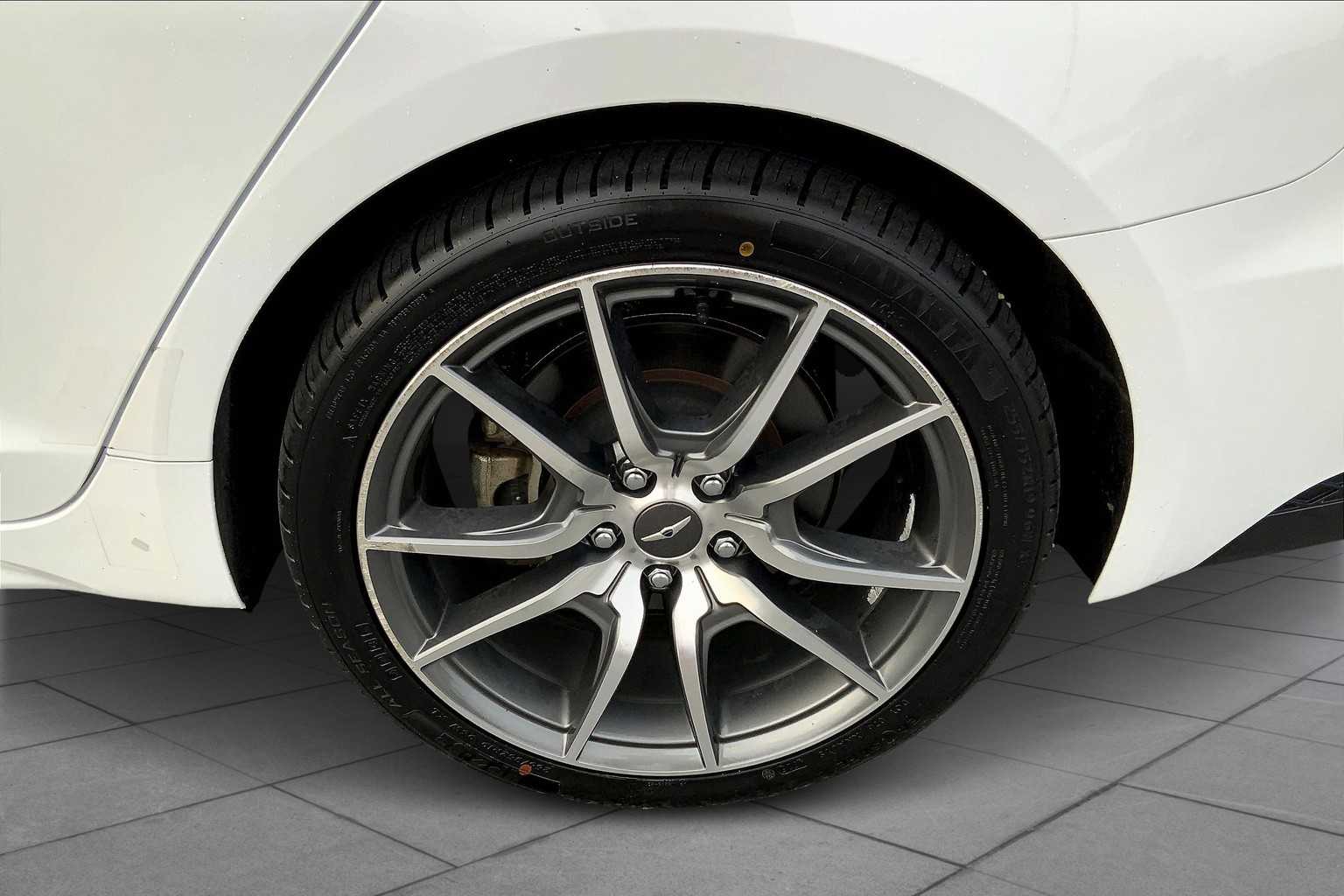 2023 Genesis G70 2.0T Sport Prestige photo 9