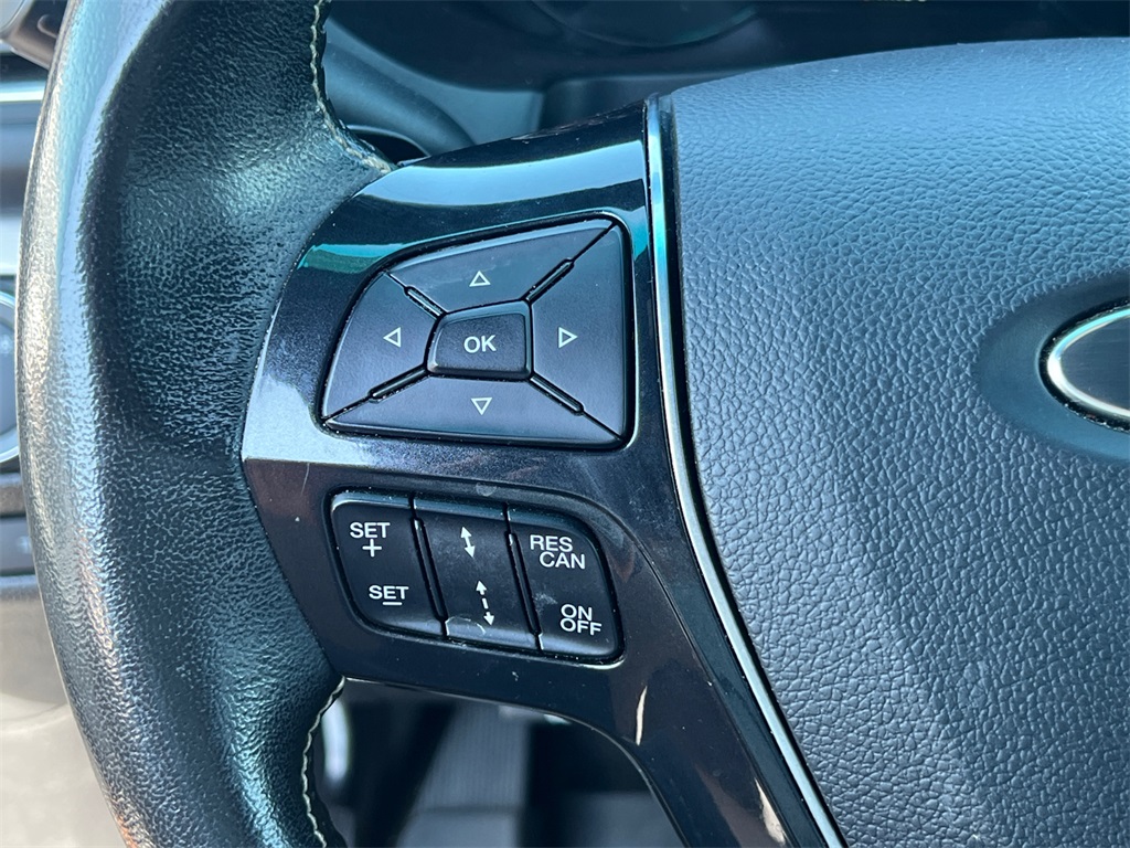 2017 Ford Explorer Platinum photo 23