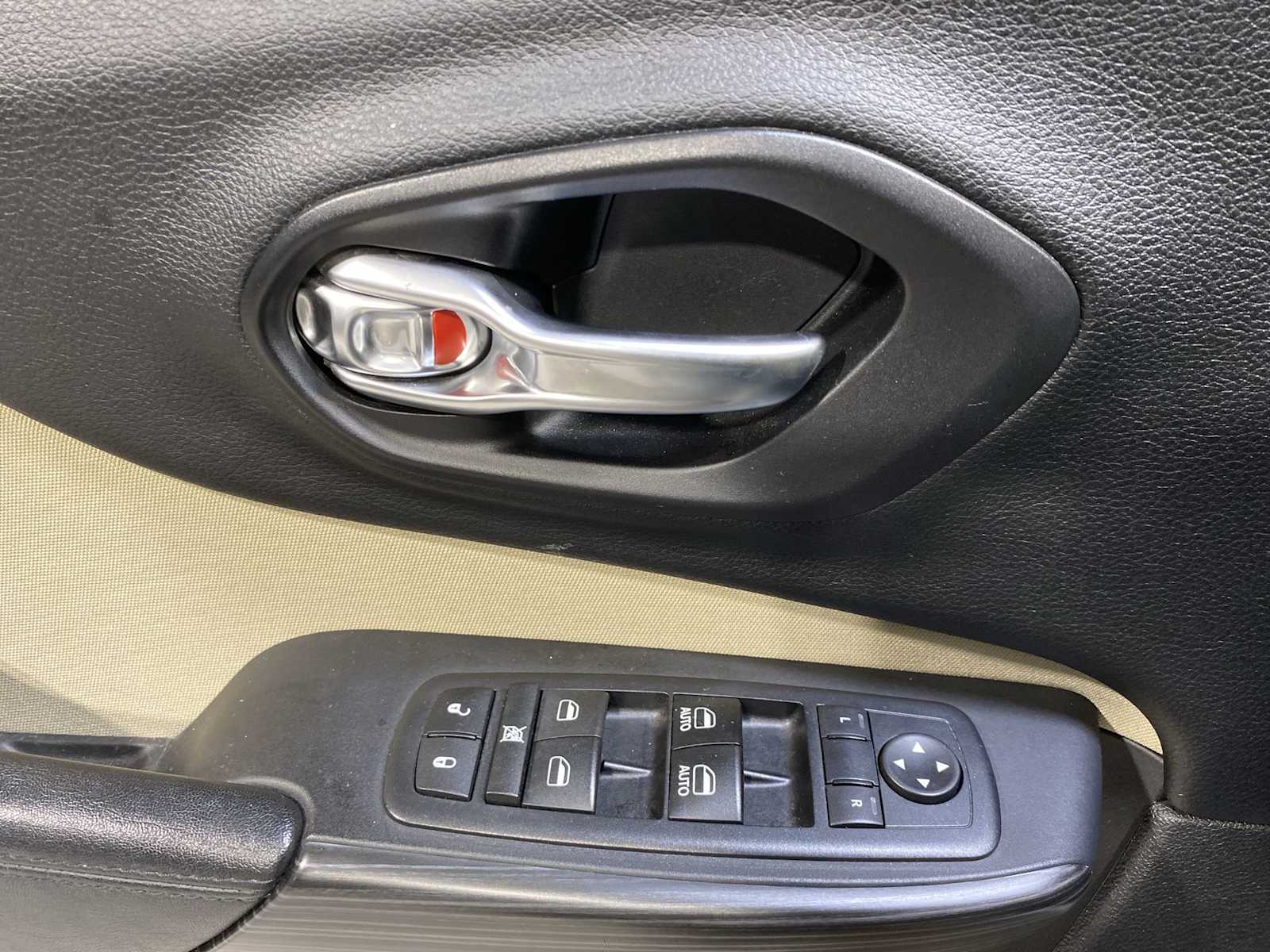2017 Jeep Cherokee Latitude photo 20