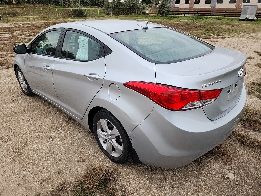 2013 Hyundai Elantra GLS photo 3