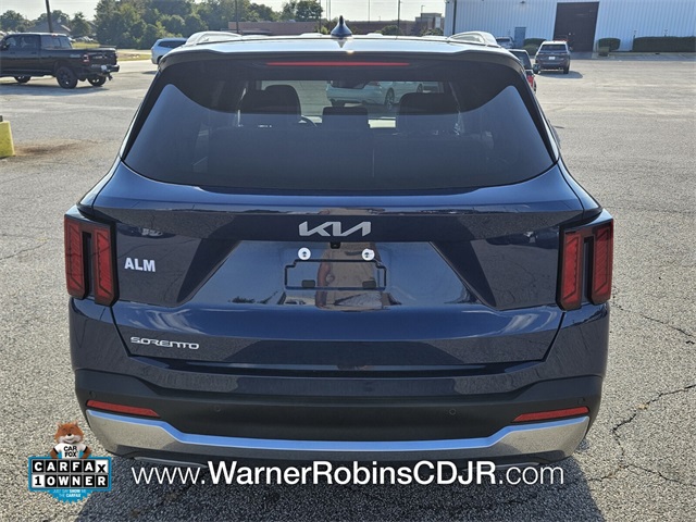 2025 Kia Sorento S photo 9
