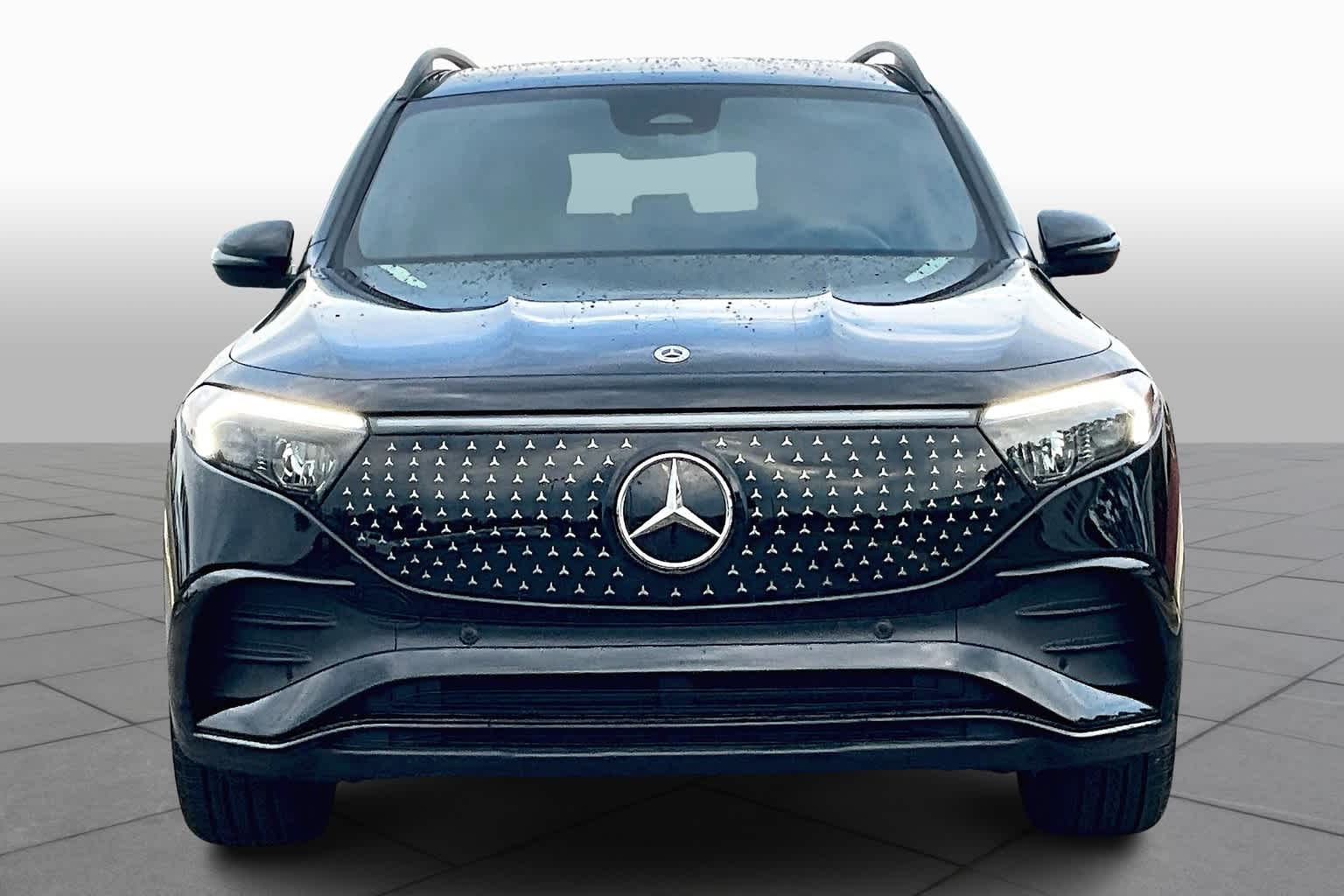 2024 Mercedes Benz EQB 300 4MATIC photo 3
