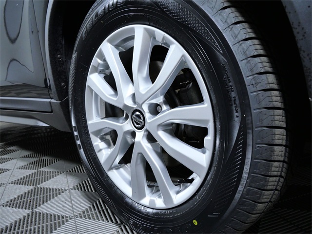 Used 2019 Nissan Rogue SV with VIN 5N1AT2MV2KC766824 for sale in Apple Valley, Minnesota