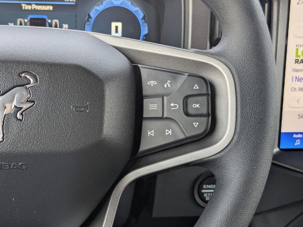 2025 Ford Bronco Base photo 22