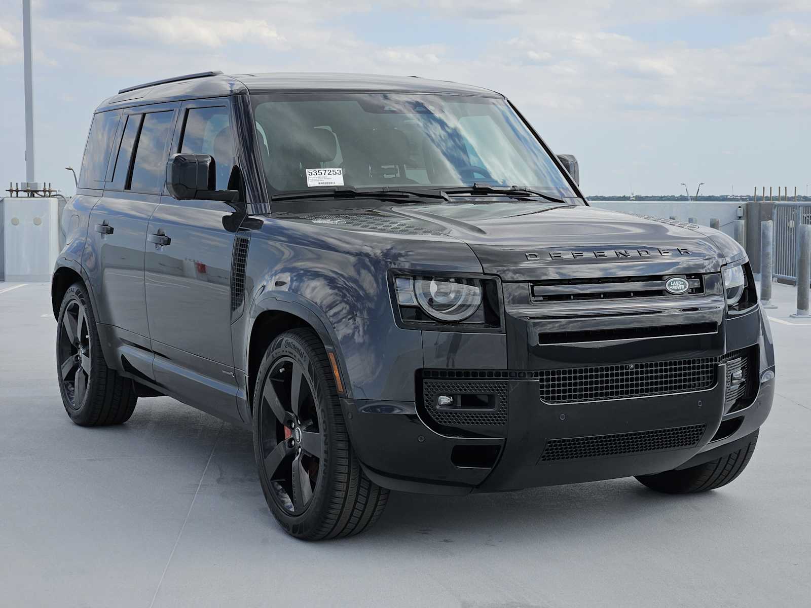 2025 Land Rover Defender 110 X photo 3