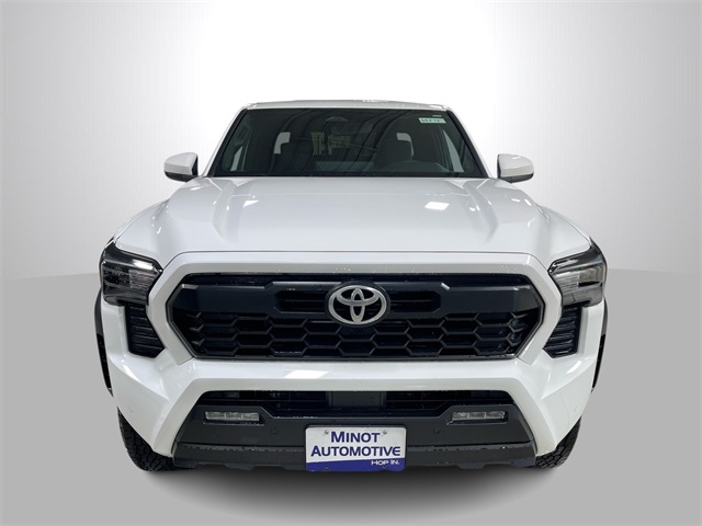 2024 Toyota Tacoma TRD Off-Road photo 3