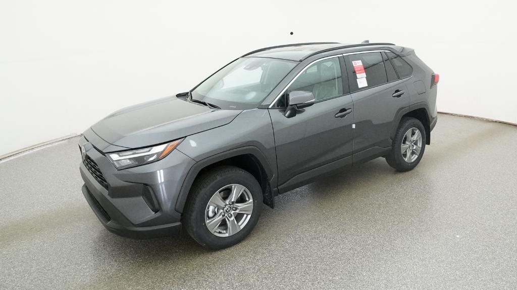 2025 Toyota RAV4 XLE's photo
