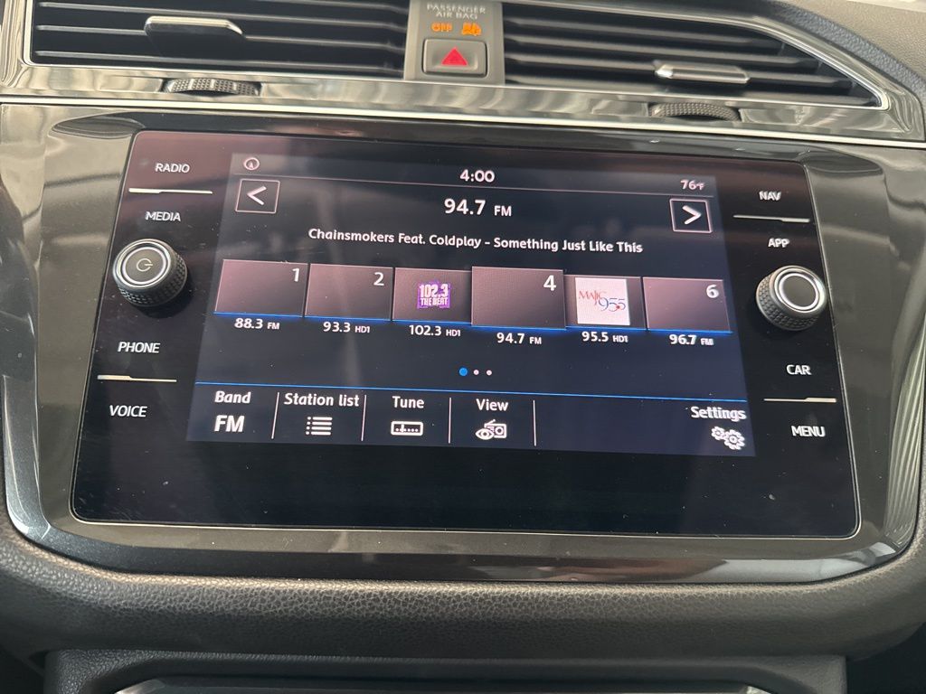 2019 Volkswagen Tiguan SEL R-Line photo 31