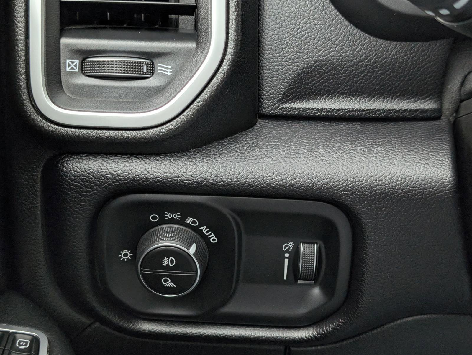 2024 Ram 2500 Big Horn photo 16