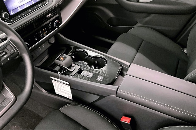 2025 Nissan Rogue S photo 8