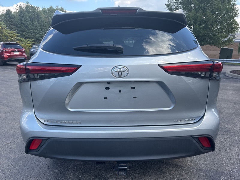 2021 Toyota Highlander XLE photo 4